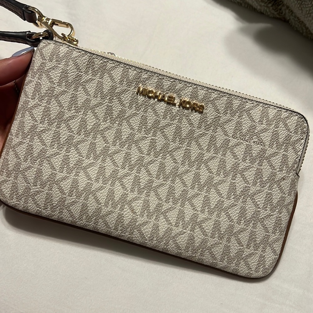 Michael Kors wallet bag